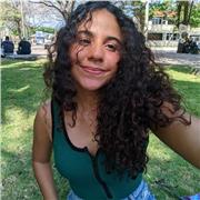 Bióloga en formación con experiencia en investigación científica y educación