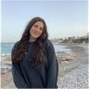 soy jugadora profesional de waterpolo y doy clases económicas a quien quiera aprender a nadar