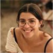 Studentessa di giurisprudenza disponibile per lezioni di inglese