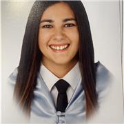profesora titulada en magisterio de educación infantil, imparte clases desde 3 años hasta 4 de la E.S.O.