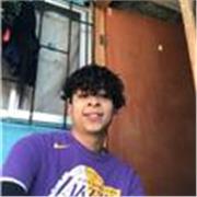 Dictó clases para niños hasta mayores de edad , con tal de que las personas tenga las ganas de desarrollar y aprender el estilo popping y hip hop