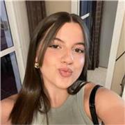 Chica de 19 años con experiencia dando clases de apoyo de inglés y otras materias a chicos de ESO y Primaria.