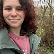 Englisch-Tutorin, zusammen üben wir Englisch sprechen und schreiben