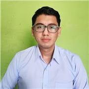 Profesor de desarrollo web para estudiantes de colegio o universidad
