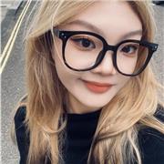 I would describe myself as a patient, communicative, and adaptable Mandarin tutor with a strong passion for language learning and