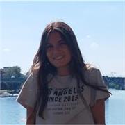 Hola soy Ángela y soy entrenadora personal. Estoy en mi ultimo año de carrera en Gestión y entrenamiento deportivo.