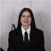 me defino como una persona con mucha motivación y capacidad de ayuda