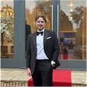 Im an easy going individual and i would love to aim my lessons at students wishing to learn more about English to break barriers 