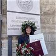 Docente di Scienze Umane che impartisce lezioni di materie umanistiche per studenti liceali e universitari