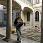 Ragazza che ha studiato lingue (inglese, spagnolo e tedesco, con certificazioni), offre lezioni di conversazione e grammatica