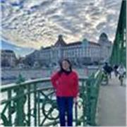 Profesorada titulada en inglés y cursando un máster avanzado imparte clases online y presenciales