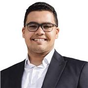 Engish tutor for people starting to learn the language. with practice and speaking training.