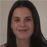 Profesora de refuerzo escolar especializada para niños/as de Educación Primaria