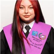 Soy psicóloga recién graduada, con mucha vocación y paciencia. Me defino como una persona empática y comprensiva.