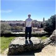 Profesor de inglés apto para edades medias/bajas y niveles medios/bajos, ya que no tengo mucha experiencia como profesor