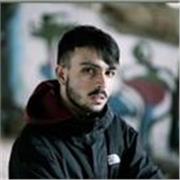 Joven profesor de Filosofía que esta preparado para todo tipo de niveles, de cuarto de la ESO a Bachillerato y Universidad