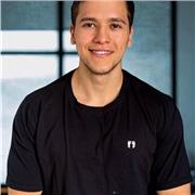 Trabalho com público jovem adulto há 4 anos. Desde o nível iniciante ao avançado