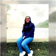 Soy una profesora muy activa que ama la enseñanza y me gusta enseñar a todo tipo de personas.