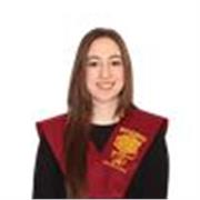 Podría enseñar biologia, lengua y literatura y geografía e historia, máximo nivel bachillerato.