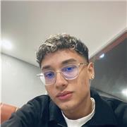 Hola que tal? Mi nivel en inglés es de A2 lo domino a la perfección, puedo ayudarte en los básico.