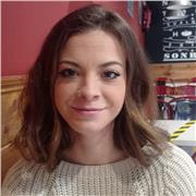 Soy una chica joven, simpática, con paciencia. Me gustaría impartir clases de apoyo de latín y griego puesto que me apasionan, también te puedo ayudar con historia, lengua y literatura, francés e inglés. Busco niños desde 1º de Primaria hasta 1º de Bachil