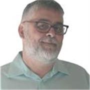 Professeur en écriture journalistique, créative ou gestion projets