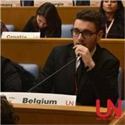 Studente alla facoltà d'informatica offre ripetizioni a studenti di medie / superiori