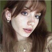 sono una ragazza frequentante il 5 anno di liceo classico, amo la mia scuola e le materie che studio, in particolar modo italiano e inglese, e le rispettive letterature. sono disponibile per fornire lezioni private a bambini e ragazzi in una fascia dai 9 