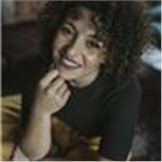 Laureata in science dell’educazione e certificata per insegnare inglese (CELTA)