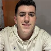 Conmigo, la historia cobra vida. Soy periodista graduado, apasionado por contar las historias reales que marcaron a la humanidad.