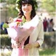 Sono una professoressa di filosofia, storia, geografia e italiano nelle scuole secondarie di secondo grado. 