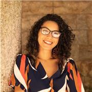 Estudante de pedagogia que dá aula de todas as matérias da educação infantil ao ensino fundamental