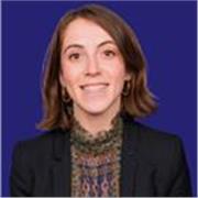 Diplômée en école de design : cours de 3D Rhino, logiciels Adobe, rendus VRay et arts plastiques (en Français ou Anglais)