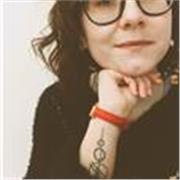 Sei in cerca di un'insegnante che ti aiuti, sono la persona che fa al caso tuo!