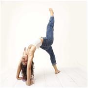 Entrenamiento físico postural, utilización del método pilates, streching, posturas de yoga
