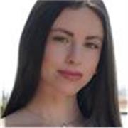 Profesora española nativa y maestra de primaria con mención en pedagogía terapéutica.

