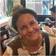 Docente de nivel primario, Lic en gestión educativa imparte clases de castellano a niños