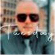 I am a native English speaker with 15 years of experience as a private tour. I help people to improv their English skills