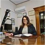 Offro lezioni private nelle materie di diritto privato, diritto civile, commerciale e procedura civile. Correggo testi scritti. 