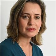 Professeure d'anglais diplômée, 10 ans d'expérience à l'éducation nationale, donne des cours tous niveaux et âges à Paris et sa pe