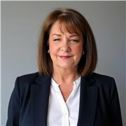 Native English-speaking mentor with 7+ years’ experience supporting teenagers and young adults online & parent support