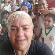 Licenciada en Español imparte clases a niños y niñas de todas las edades