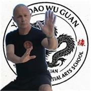Offro lezioni private di Kung fu Wushu incluse armi. Insegno e aiuto a migliorare le abilità,a superare i propri limiti