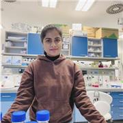 Molecular biology Researcher who teaches biology for high school students