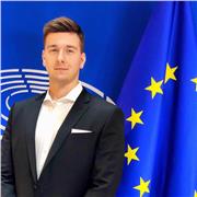 English Tutor bietet Nachhilfestunden/Privatunterricht für Schüler der Oberstufe und für Erwachsene an.