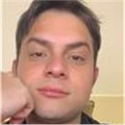 Determinata, riflessiva, empatica, resiliente, ambiziosa, analitica, motivata, adattabile