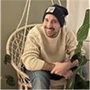 Buone conoscenze di materie matematico-logiche, ma anche umanistiche e in lingue quali inglese, francese russo e tedesco