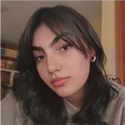 Studentessa universitaria impartisce ripetizioni di inglese