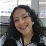 Profesora de voleibol y de deportes y apta para todas las edades.