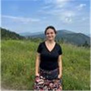 Profesora de biología para alumnos de secundaria y primeros años de la facultad